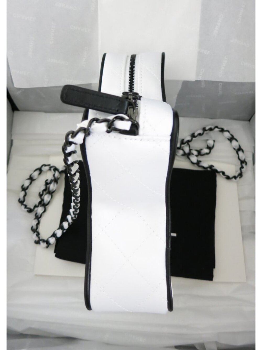 CHANEL 24 Cruise White STAR CC WALK OF FAME Hollywood Boulevard Crossbody Bag - Picture 6 of 14